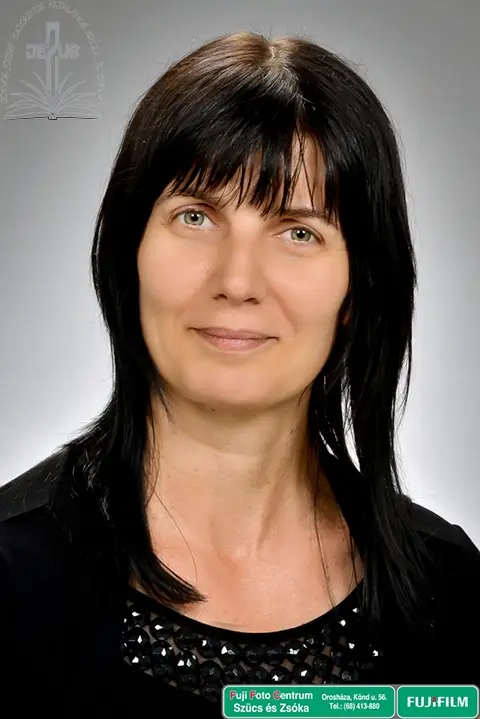 Luk&aacute;csn&eacute; Lengyel Katalin - tan&aacute;r