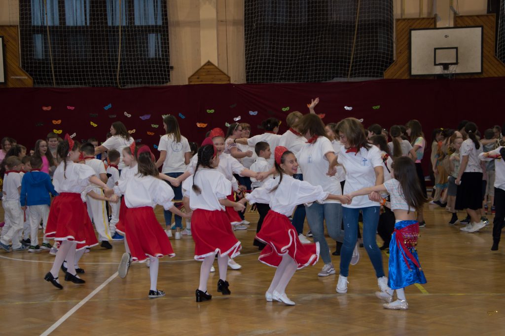 farsangi-gala-eotvosoh-20250303_0213