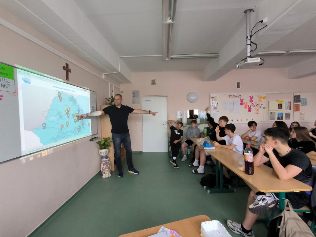 Határtalanul pályázat – 1. Előkészítő óra a hetedikeseknek-004